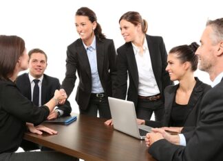 Jak zachęcić pracowników do pracy w biurze? Jak zachęcić pracowników do pracy w biurze?
