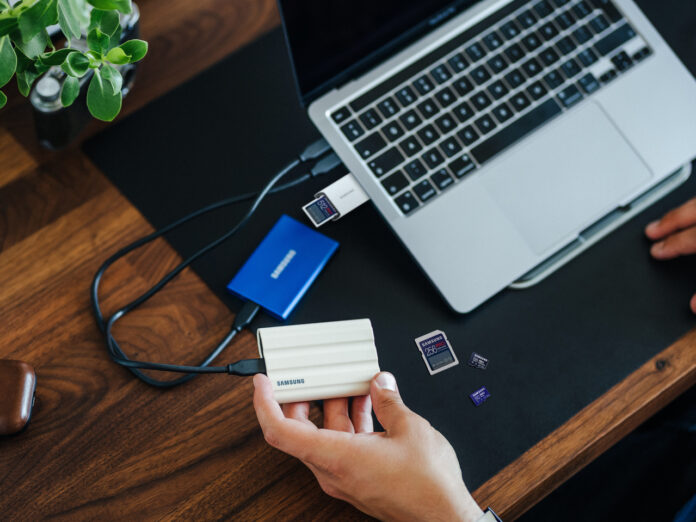 Samsung Brand Memory Lifestyle Images_13 (2) Na co zwrócić uwagę przy wyborze pendrive’a